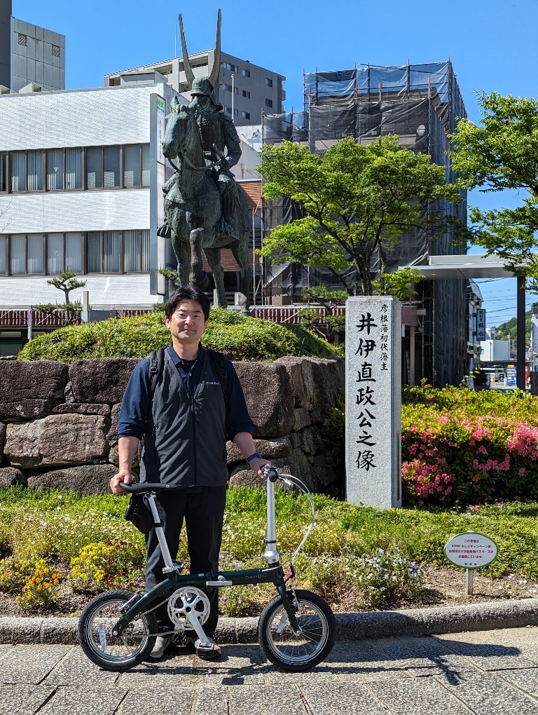 佐藤健一 彦根駅前